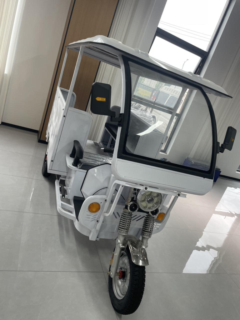 tuktuk Electric 3 Wheel Motorcycle – 1.1M Electric Loader – 800W PMSM Motor, EEC Certified, Open Cargo Bed, 50-70km/h, 175kg Payload, Steel Frame - Gallery Image