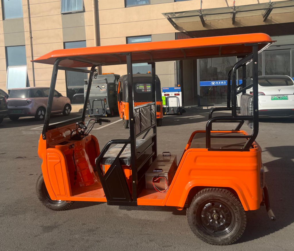 tuktuk Electric 3 Wheel Motorcycle – Luxury Canopy 3+1 – 2000W Motor, 3 Passengers, Open Canopy Design, 45km/h, LED Display, Integral Rear Axle - Gallery Image