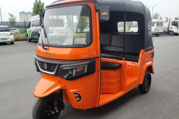 Three Wheel Tuk Tuk Tricycle Motorcycle Electric Powered 200CC Motorized Tricycles for Passenger-Luxury Single Row 3+1